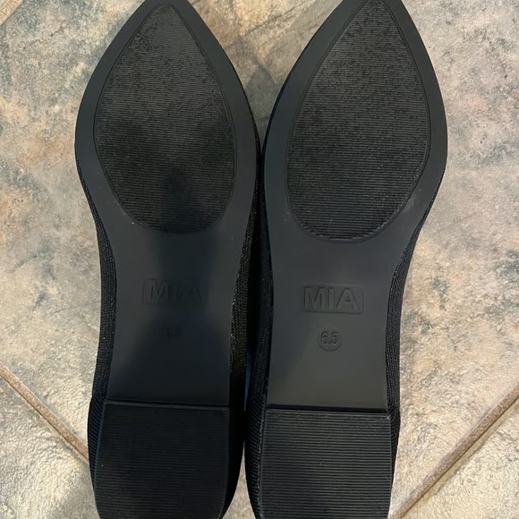 NWOB Mia Kerri Pointed Toe Flats Sz 6.5M - Picture 6 of 8